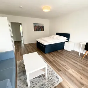 zentrale-wohnung-mit-3-schlafzimmer-fur-bis-zu-9-personen.hamburg-hotels-de.com/